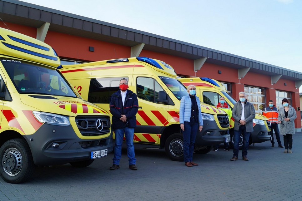 Diese hochmodernen Rettungstransport- und Krankentransportwagen werden künftig im Landkreis bautzen eingesetzt. Foto: LRA Bautzen