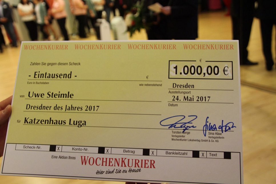 Das Preisgeld in Höhe von 1.000 Euro spendete Uwe Steimle an das Katzenhaus Dresden-Luga.