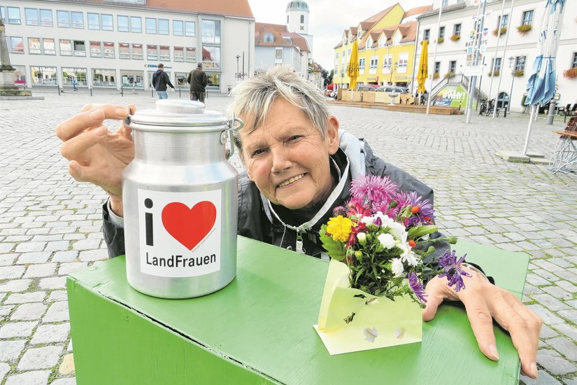Eine Milchkanne, frische Herbstblumen, Engagement und sehr viel Herzblut. So lässt sich die Vision der Hoyerswerdaer Landfrauen von Roswitha Petschick optisch beschreiben.