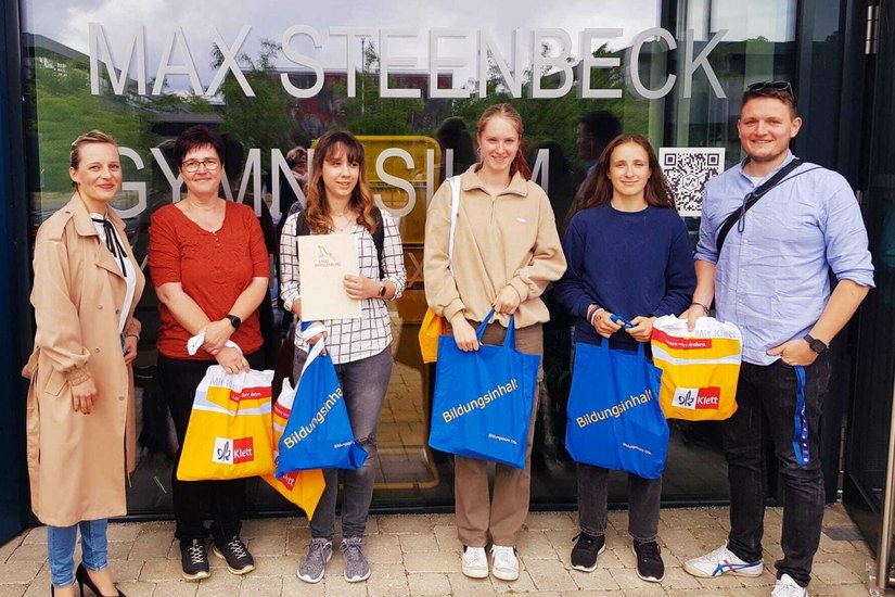 Im Rahmen der Preisverleihung beim Bundeswettbewerb Fremdsprachen am Max-Steenbeck-Gymnasium Cottbus gingen drei Platzierungen an Schülerinnen aus dem Landkreis Oberspreewald-Lausitz.