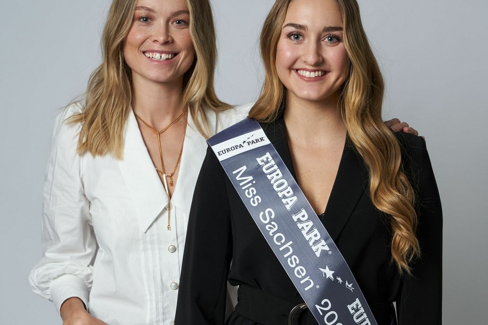 Nadine Voigt (re.) mit Nadine Berneis, die den Titel Miss Germany 2019 trägt. Foto: Tobias Dick