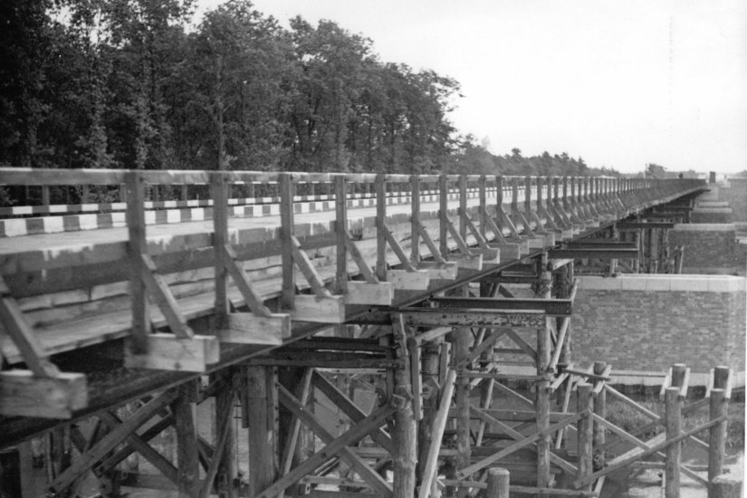 Bau der Kiekebuscher Autobahnbrücke über die Spree 1939, Foto: Stadtgeschichtliche Sammlungen Cottbus
