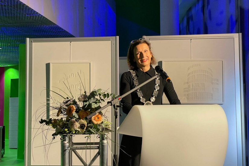 Prof. Dr. Gesine Grande freut sich auf die Zukunft mit der BTU in der Lausitz und in ganz Brandenburg. Foto: Simons