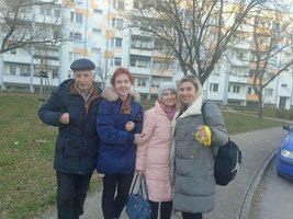 Nataliia und Anastasiia Mandriierska und ihre Großeltern sind in Riesa auf der Hans-Beimler-Straße angekommen. Die WGR hat ihnen eine Wohnung zur Verfügung gestellt. | Foto: WGR
