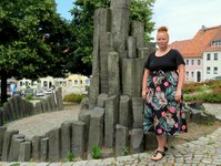 Die künftige Basaltkönigin in Stolpen ist Nicole Gräfe. Die 33-jährige hat einige Ideen für ihr neues Amt. Foto: Matthias Stark