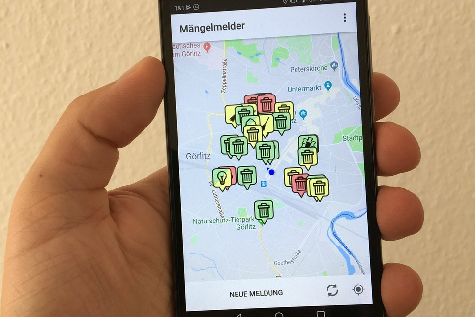 Mängelmelder auf dem Smartphone: Die Karte zeigt die bisher gemeldeten Mängel. Abgeschlossene Meldungen (grün markiert) verschwinden nach 30 Tagen von der Karte. 	Foto: Kei