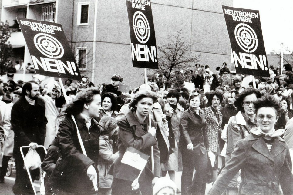 Maidemonstration 1978 in Cottbus in der damaligen Heinrich-Rau-Straße. Foto: Erich Schutt