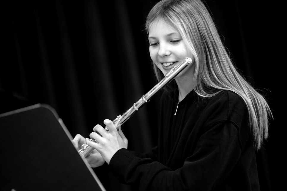 Die Flötistin Charlotte Kugler von der Kreismusikschule wird beim Jubiläumskonzert von »Jugend musiziert« am 25. Februar in der Finsterwalder Kulturweberei zu hören sein.