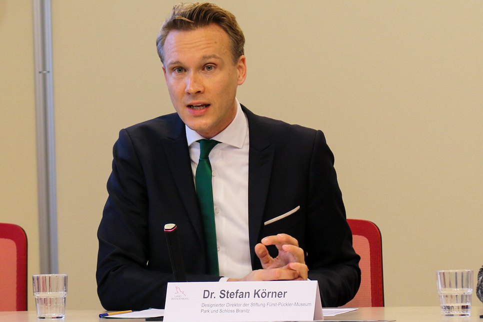 Der neue Branitzer Stiftungsdirektor, Dr. Stefan Körner, hat sich für das neue Jahr viel vorgenommen. Foto: Staatskanzlei Potsdam