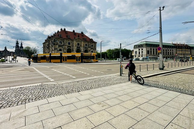 Zwischen Carolaplatz und Palaisplatz schlägt die Verwaltung die Gestaltung als Boulevard vor. Autos bekommen nur noch eine Spur.