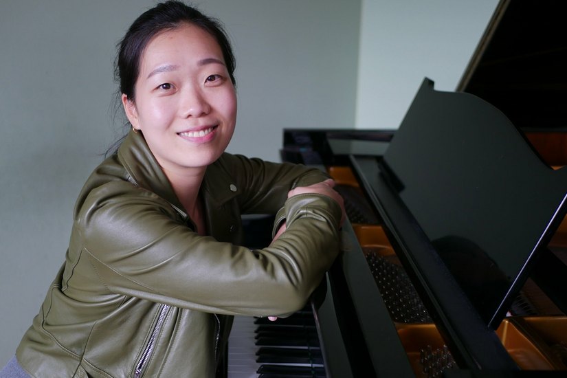 Eunbin Oh ist begeisterte Pianistin. Die Freude an der Musik möchte sie jetzt auch den Schülern in Hoyerswerda nahebringen.