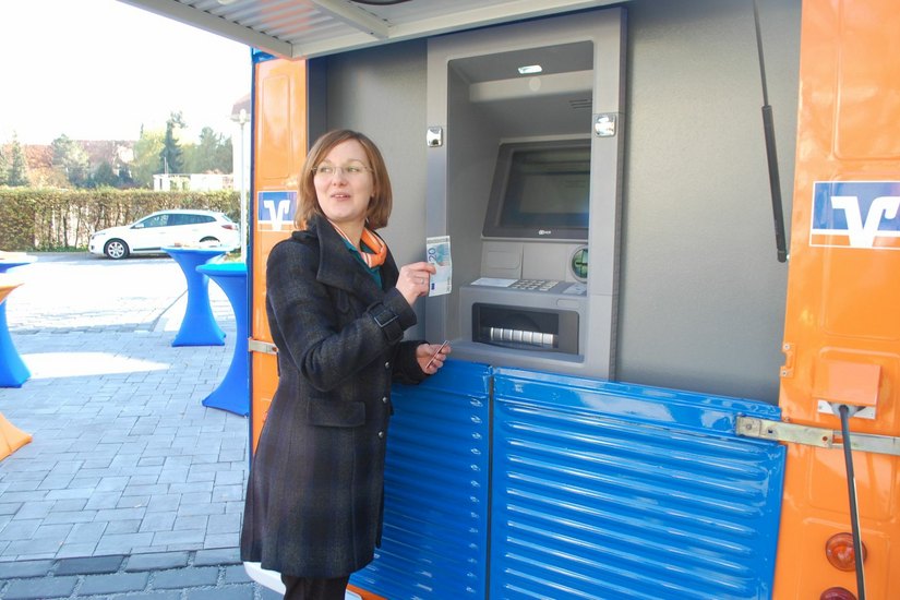Jessica Kessel hat den Geldautomaten getestet.