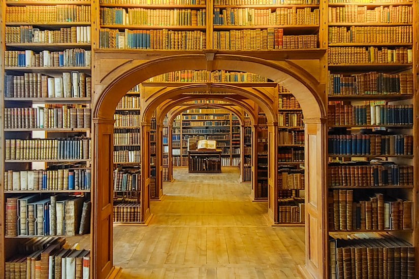 Blick in den historischen Büchersaal.