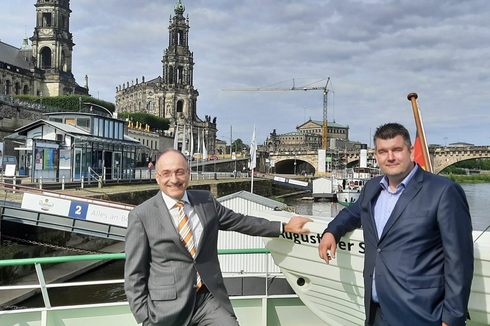 Straubhaar mit Stefan Bloch, Geschäftsführer der Kulturerbe Dampfschiffe Dresden GmbH. Fotos: Pönisch