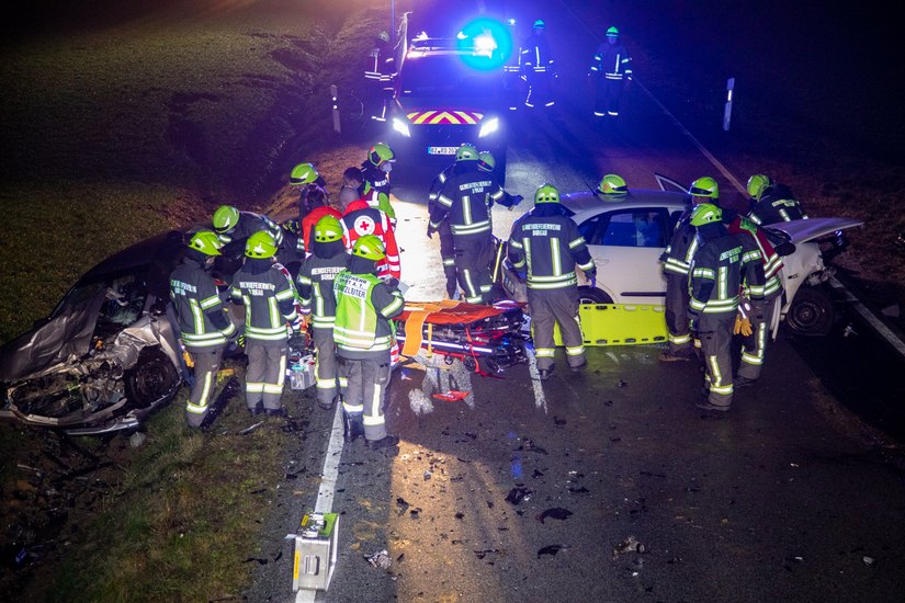 Ein schwerer Verkehrsunfall ereignete sich am 10. Januar, kurz nach 17 Uhr auf der S 101 zwischen Jiedlitz und Uhyst am Taucher. Fotos: Rocci Klein.
