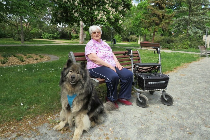 Margot Fischer ist wohlbehalten von ihrem »Ausflug« zurück. Die an Demenz erkrankte Frau ist kein Einzelfall. Ein GPS-Tracker soll nun dabei helfen, bei Bedarf den Standort der Seniorin ermitteln zu können.