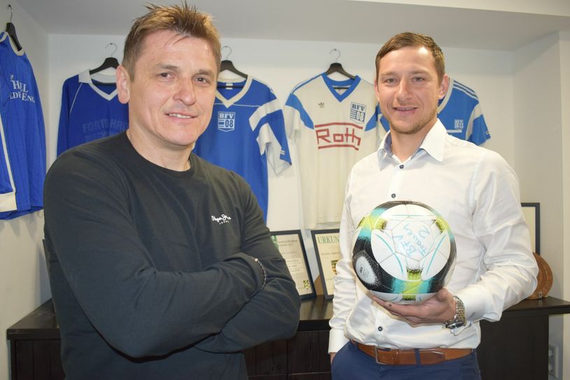 Geballte Fußballkompetenz: Trainer Frank Rietschel (links) war acht Jahre lang beim SV Einheit Kamenz, Co-Trainer Robert Koch ist ehemaliger Fußballprofi. Foto: Paufler