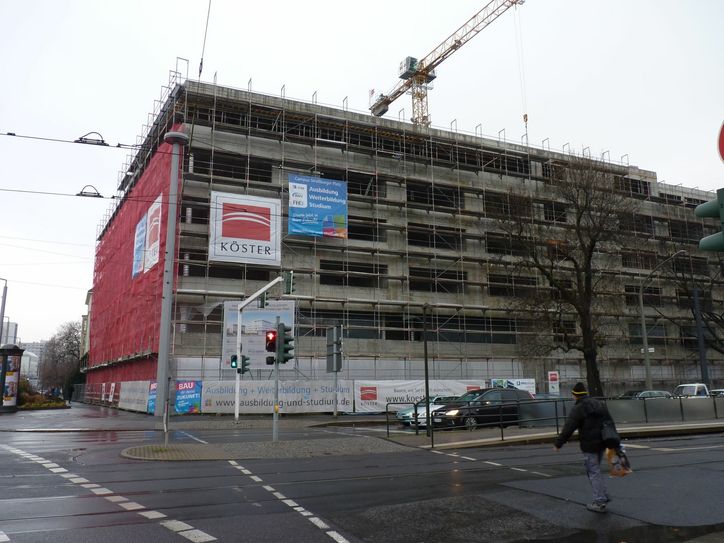Der Neubau des neuen gemeinsamen Bildungscampus von FHD, AWV und AFBB am Straßburger Platz bieten für die drei privaten Bildungseinrichtungen viel Platz. Foto: Medienkontor