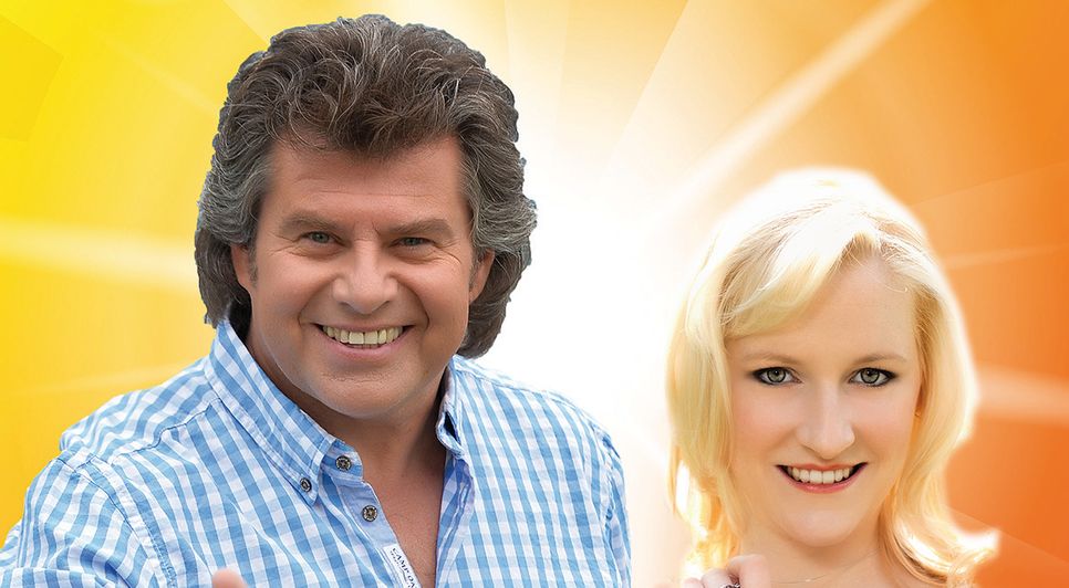 Am 24. Februar bringt Andy Borg gemeinsam mit Patricia Laraß (28), "Kopfüber ins Leben" den Saal im Zentralgasthof zum Kochen. Foto: PR