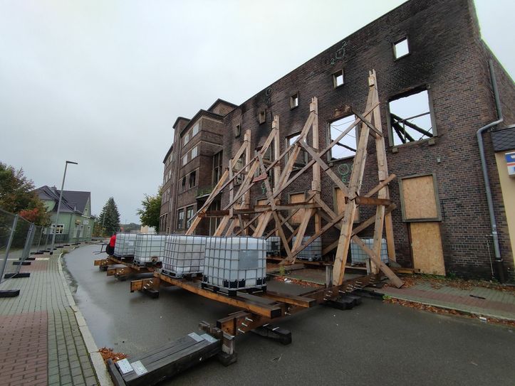 Das Volkshaus wurde bei einem Brand am 25. April schwer beschädigt. Vor allem der Festsaal und das Treppenhaus sind betroffen. Foto: Keil