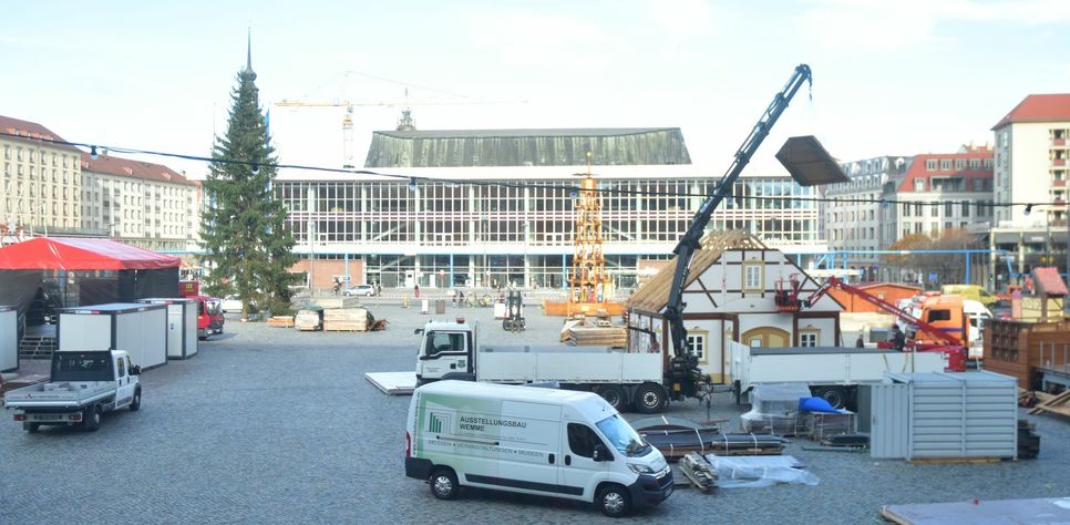 Der Aufbau geht zügig voran. Fotos (3) : Schiller