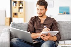 Umfassende Recherche über den potenziellen Arbeitgeberzahlt sich aus. Foto: contrastwerkstatt/Fotolia
