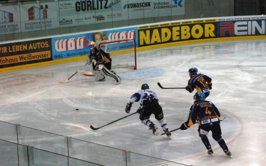 Bilder vom Heimspiel gegen Kassel. Fotos: Keil