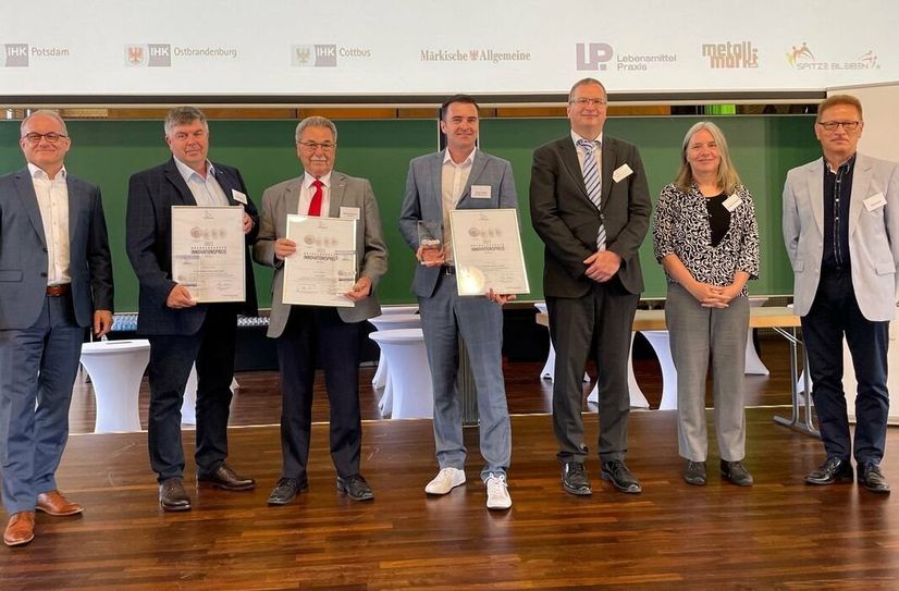 Bei der 10. Clusterkonferenz Metall sind heute die MCR Engineering GmbH Lausitz, die Schönborner Armaturen GmbH und die uesa GmbH mit dem Brandenburger Innovationspreis im Cluster Metall ausgezeichnet worden.