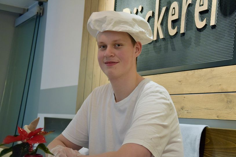 Vinzent Jost Böhme ist in der Forster Bäckerei und Konditorei Merschank tätig. Erst im Dezember war er bei der Filialeröffnung in der Cottbuser Spree-Galerie dabei. Foto: HWK Cottbus/Veronika Martin