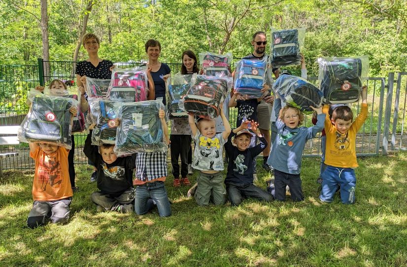 Ranzenspende an die Kinder der Kita »EmaS – Entdecken mit allen Sinnen« am Jägerpark.