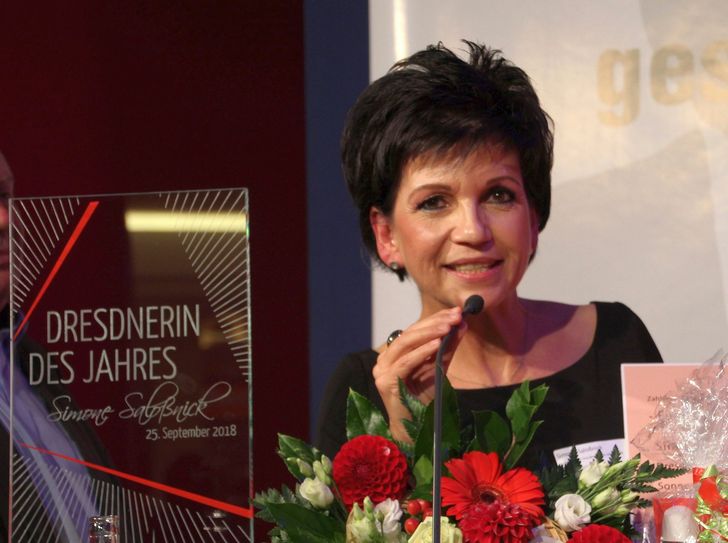 "Dresdnerin des Jahres 2018 – Simone Saloßnick – Pächterin der Dynamo-Fantankstelle und "Mutperlen-Tante".