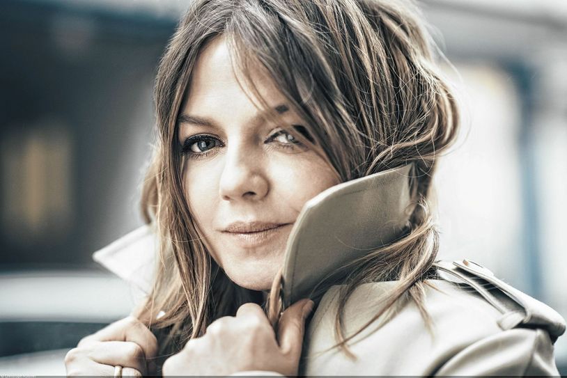 Kleine Frau mit toller Stimme und tollen Texten. Foto: Christoph Köstlin
