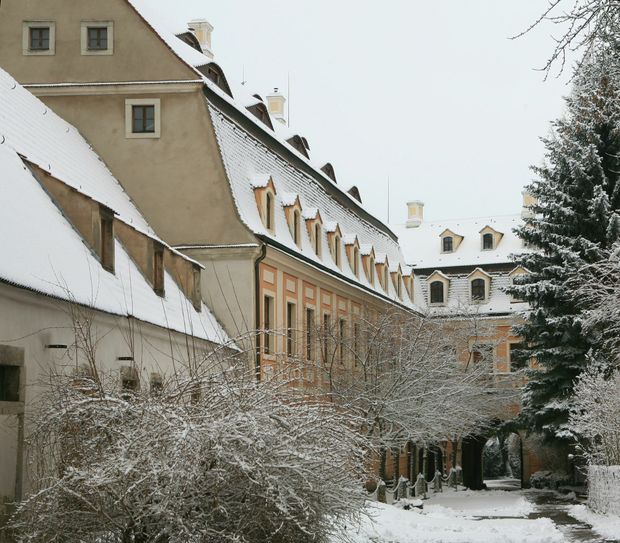 Das Landschloss Zuschendorf im Winter.   Fotos: PR/Zuschendorf