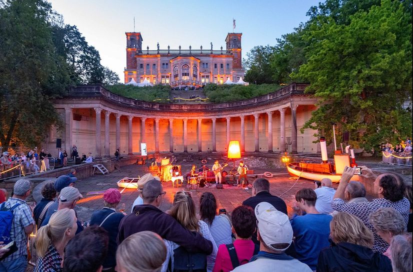 Konzert am Römischen Bad von Schloss Albrechtsberg