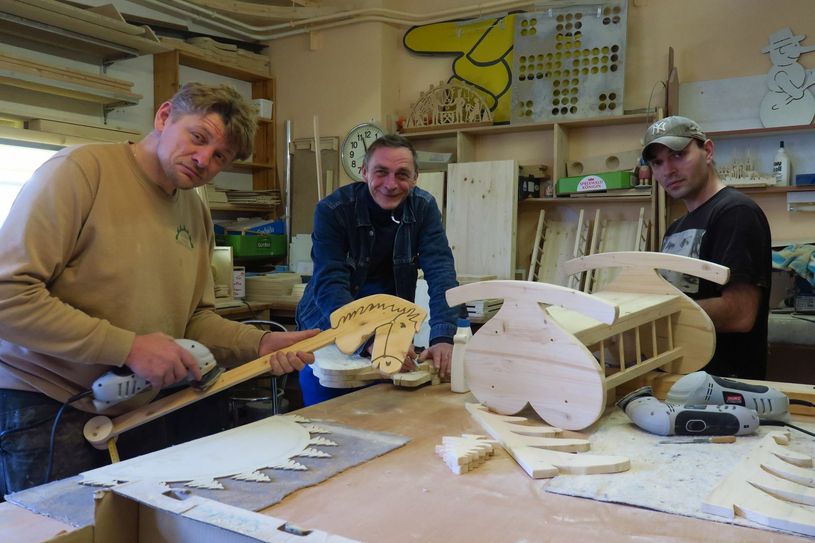 In der Sozialmanufaktur entstehen in Handarbeit die Artikel, die auf dem Weihnachtsmarkt verkauft werden. Foto: jho