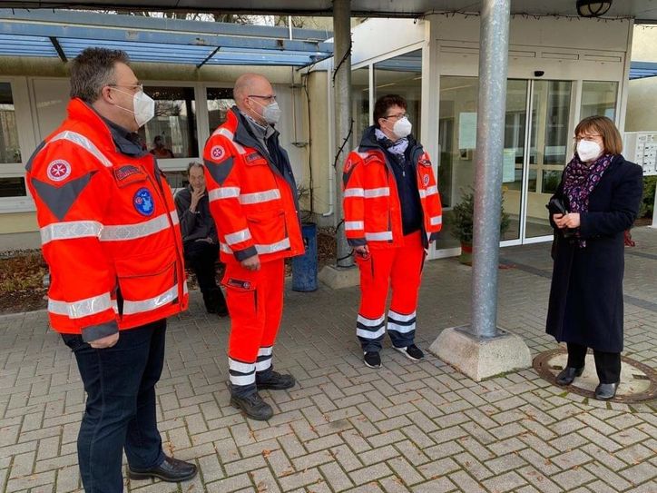 Die Gesundheitsministerin des Landes Brandenburg, Frau Ursula Nonnemacher, besuchte zum Impfstart den Senioren-Wohnpark Cottbus. Foto: pm