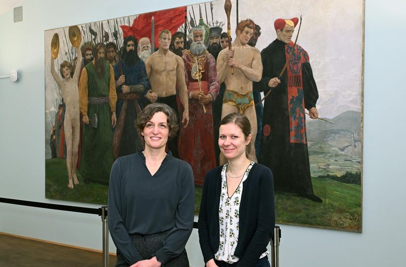Die beiden Restauratorinnen Ulrike Schauerte und Claudia Hartwich.