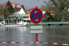 Hochwasser-Alarm in Pirna. Elbpakplatz bereits gesperrt.