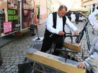 Zahlreiche Handwerker präsentieren ihr Können im Stadtgebiet.