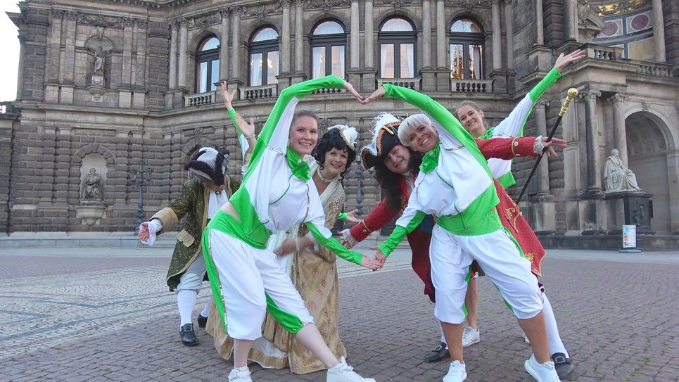 Ein Foto vom Dreh der "Popbarock Mix" Version der Sachsenhymne. Foto: DJ Happy Vibes