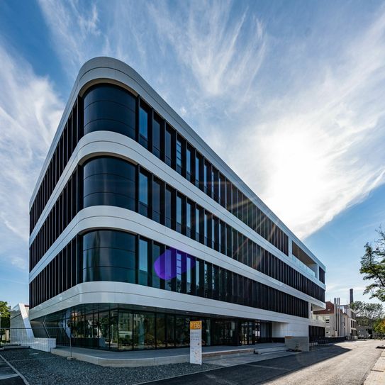 Der Neubau des Nationalen Centrums für Tumorerkrankungen Dresden (NCT/UCC) vereint Wissenschaftler, Ärzte und Patienten unter einem Dach. © Uniklinik Dresden/Marc Eisele