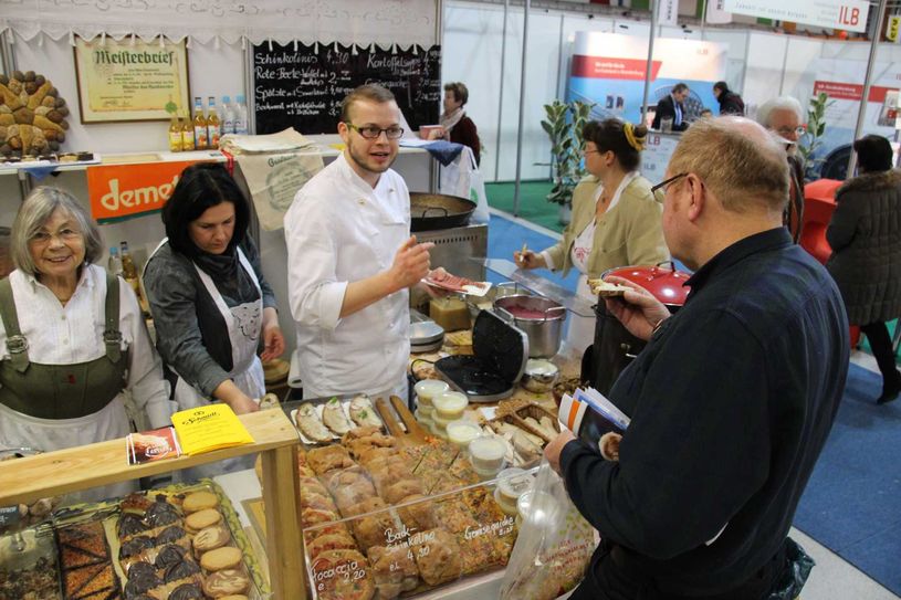 Impressionen von der HandWerker 2016, die am Sonntag beendet wurde. 12.000 Besucher konnten die Organisatoren in den Messehallen begrüßen. Vor allem das Nahrungsmittelhandwerk freute sich über viel Resonanz. Foto: jho