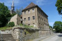 Die alte Briesnitzer Schule an der Alten Meißner Landstraße.