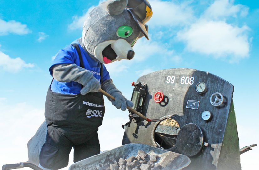 Das Rabenauer Rußhörnchen als Maskottchen der Weißeritztalbahn freut sich auf zahlreiche Besucher.