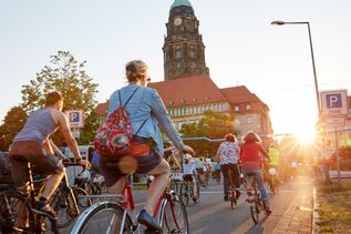 Gemeinsam in die Pedale treten für eine bessere Radinfrastruktur in Dresden.
