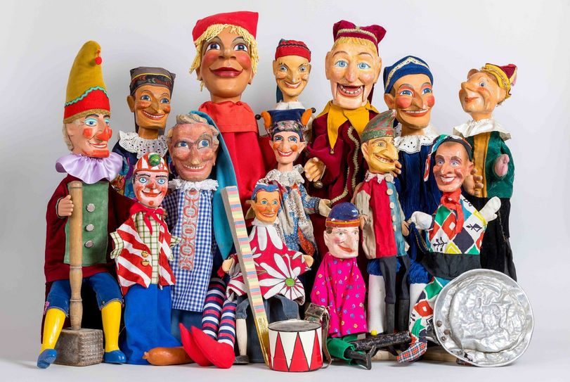 Die (fast vollständige) europäische Kasperfamilie, Sammlung Karin und Uwe Brockmüller im Mitteldeutschen Marionettentheatermuseum Bad Liebewerda. Foto: LKEE/Franke