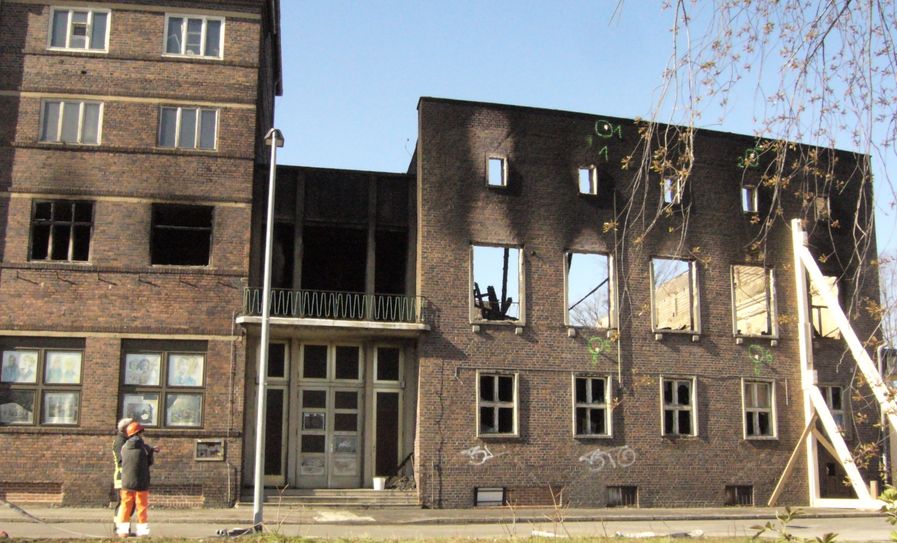 Das Volkshaus am Tag nach dem Brand. Foto: WochenKurier