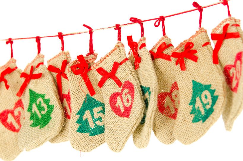 In der Adventszeit öffnet viele Menschen jeden Tag ein Türchen an ihrem Adventskalender. Wer’s lieber etwas größer mag, kann beim ökumenischen Adventskalender täglich eine neue Veranstaltung besuchen. Symbolfoto: Picture-Factory/Fotolia