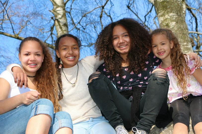 Wer eine Veranstaltung zum Thema Europa umsetzt, sei es Cevapcici grillen mit der Schulklasse Anfang Mai, tiefernste Gespräche über die Schuman-Erklärung führen Mitte Mai oder Ende Mai im Schillerpark die Europahymne singen, kann sich unter melden und wird in den Veranstaltungskalender der Cottbuser Europa-Wochen aufgenommen.