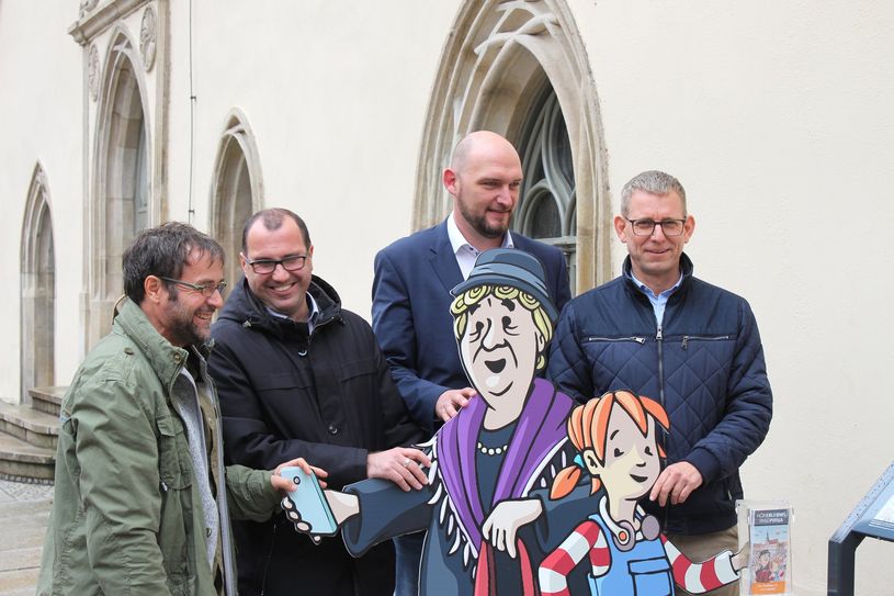Hartmut Landgraf, Rick Bottmann, Robert Körner und Markus Dreßler (v.l.n.r.) freuen sich über den nun fertig gestellten Hörerlebnispfad in Pirna.